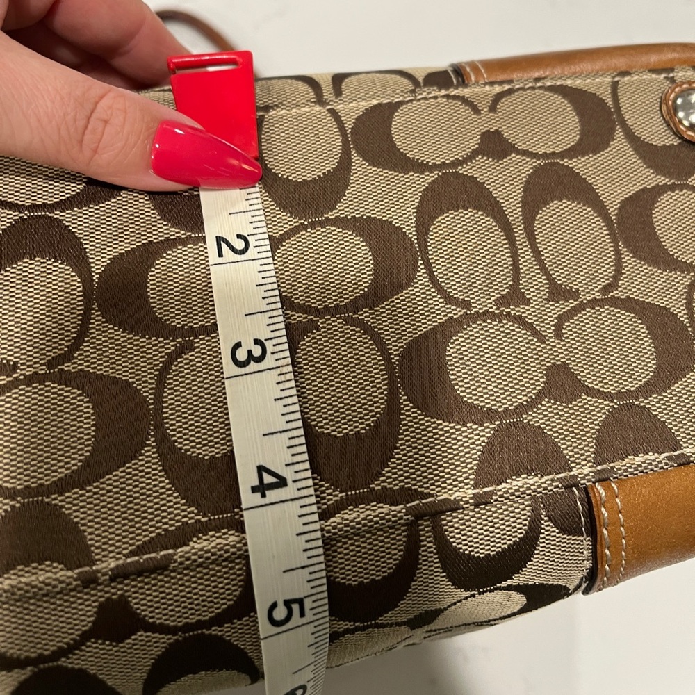 Coach Bag! - Picture 13 of 16
